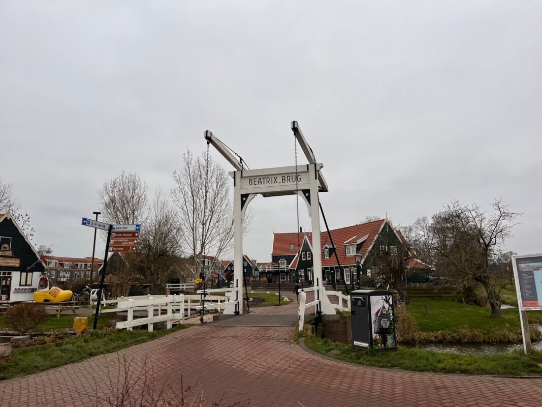 Marken, Beatrixbrug (C) 2025 Laurens VakantielandNederland.nl